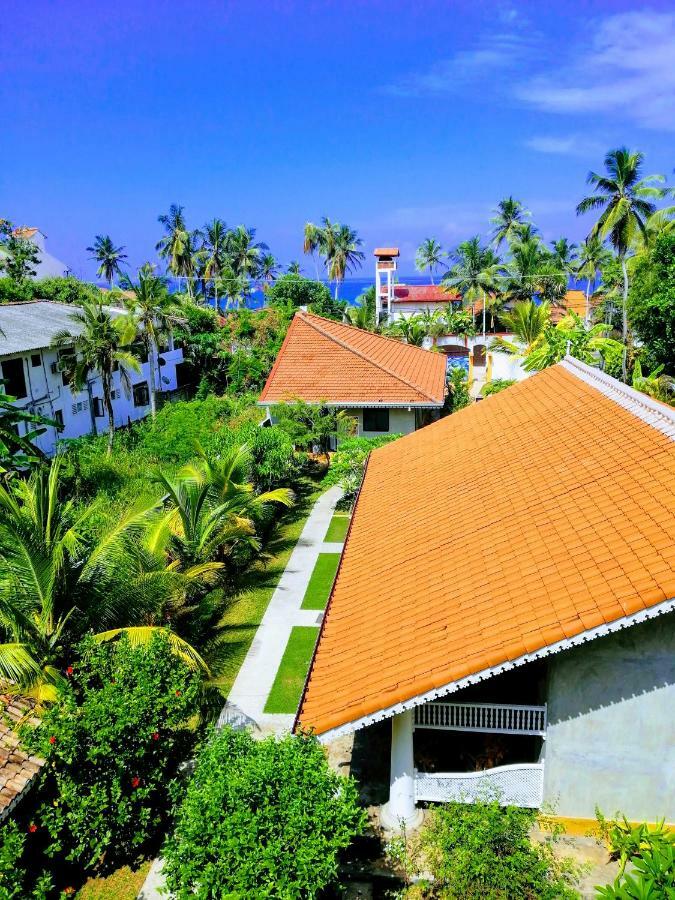 Thambili Cabanas Hikkaduwa Exterior foto